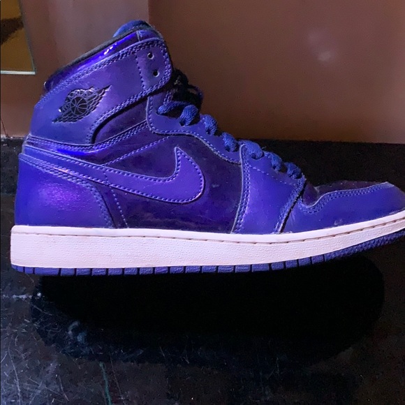 shiny purple nike shoes